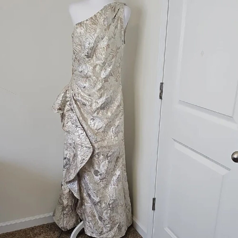 Xscape Women's One-Shoulder Cream and Silver Gown Metallic Dress